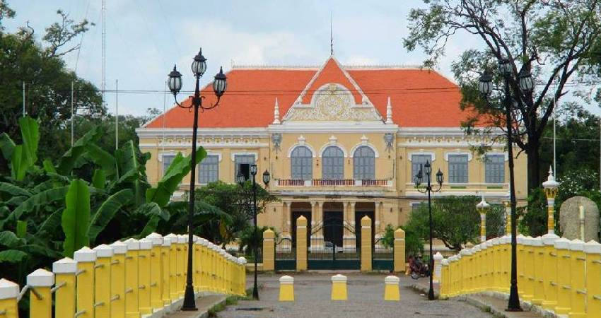 2-Day Battambang Adventure from Siem Reap to Phnom Penh